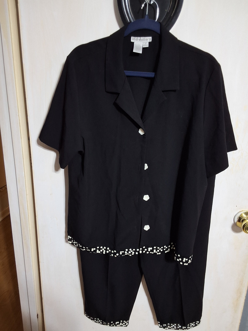 Dressbarn Black Two-Piece Set with White Daisy Trim 16